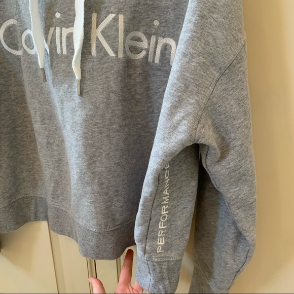 Calvin Klein cropped gray hoodie size XL - Picture 3 of 4